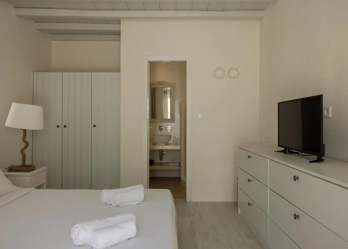 Amaris Mykonian * Ornos (Mykonos)