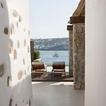 Amaris Mykonian أورنوس